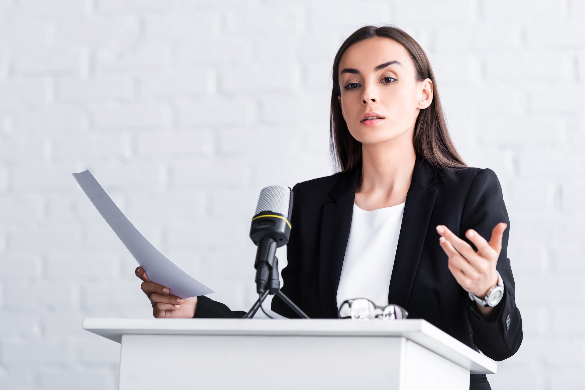 how to present a speech confidently